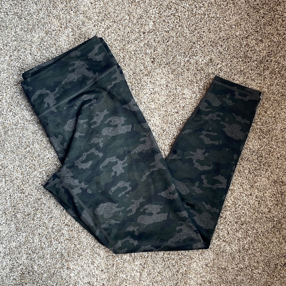 Fabletics camo leggings. Size XL.